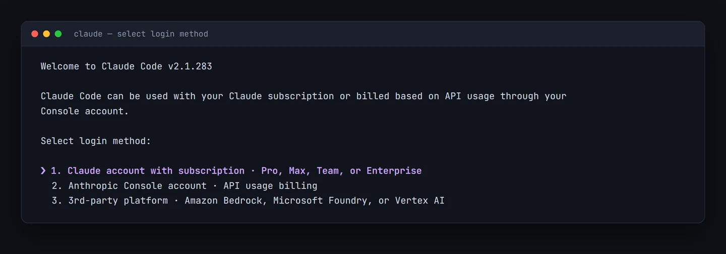 شاشة Claude Code تعرض ثلاث طرق لتسجيل الدخول: حساب باشتراك، حساب كونسول بالدفع حسب الاستهلاك، أو منصة طرف ثالث
